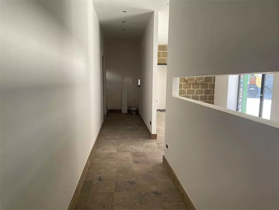 Immagine 30 di Magazzino in affitto  in Via Venezia a Mondragone