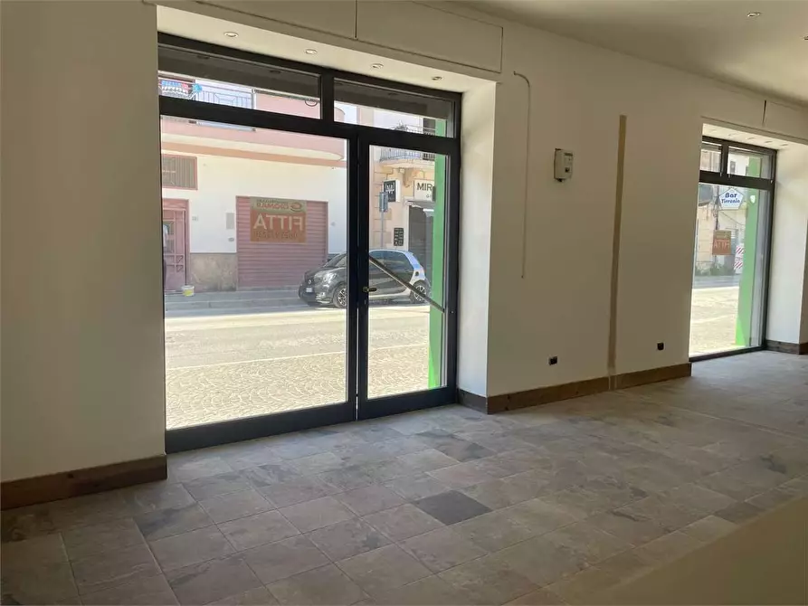 Immagine 21 di Magazzino in affitto  in Via Venezia a Mondragone