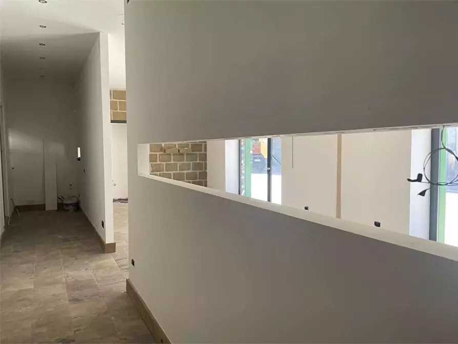 Immagine 23 di Magazzino in affitto  in Via Venezia a Mondragone