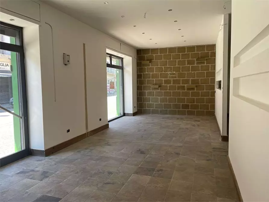 Immagine 27 di Magazzino in affitto  in Via Venezia a Mondragone
