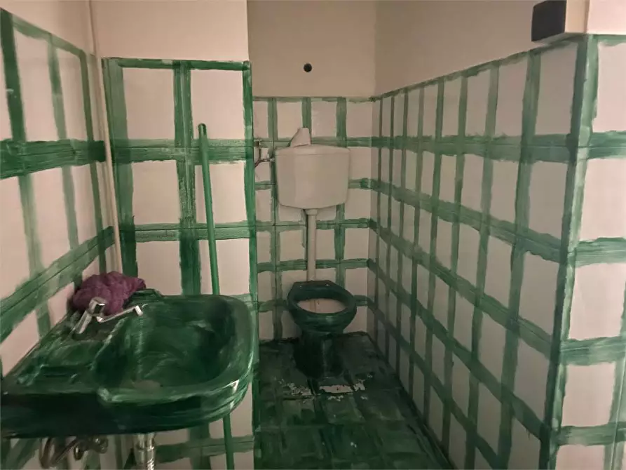 Immagine 24 di Magazzino in affitto  in Via Venezia a Mondragone