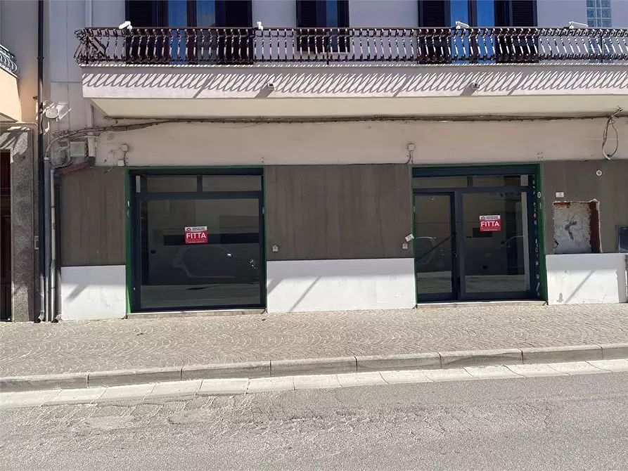 Immagine 25 di Magazzino in affitto  in Via Venezia a Mondragone