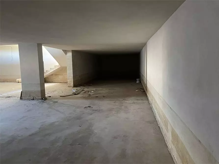 Immagine 24 di Magazzino in affitto  in Via R.Fucini a Mondragone