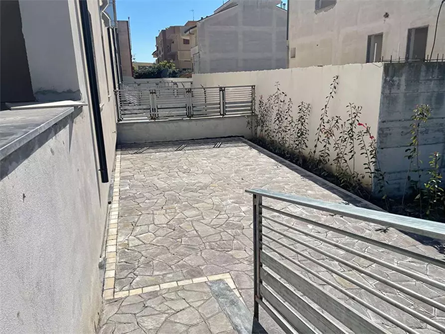 Immagine 4 di Magazzino in affitto  in Via R.Fucini a Mondragone