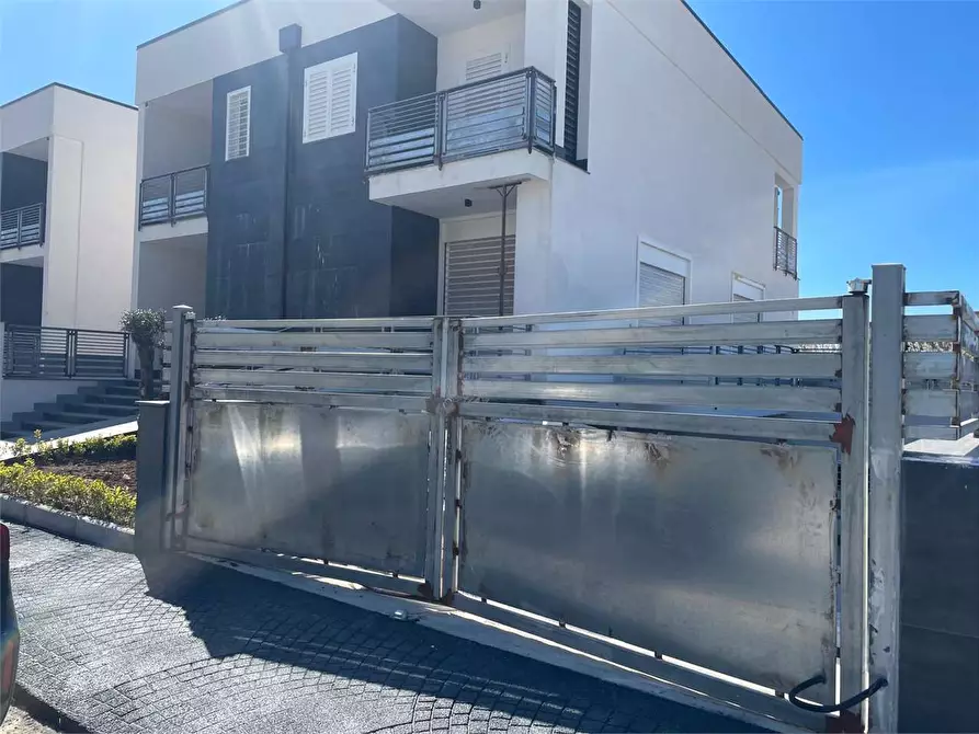 Immagine 5 di Magazzino in affitto  in Via R.Fucini a Mondragone