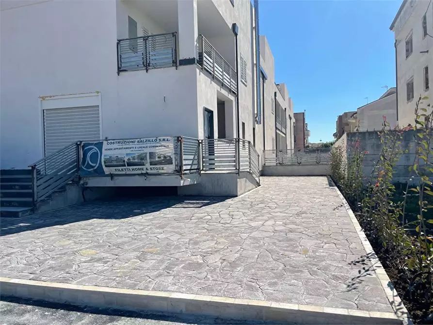 Immagine 30 di Magazzino in affitto  in Via R.Fucini a Mondragone