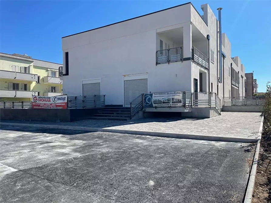 Immagine 7 di Magazzino in affitto  in Via R.Fucini a Mondragone