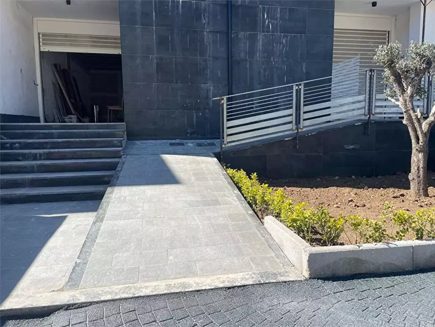 Immagine 25 di Magazzino in affitto  in Via R.Fucini a Mondragone