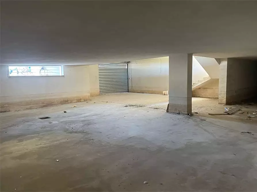 Immagine 16 di Magazzino in affitto  in Via R.Fucini a Mondragone