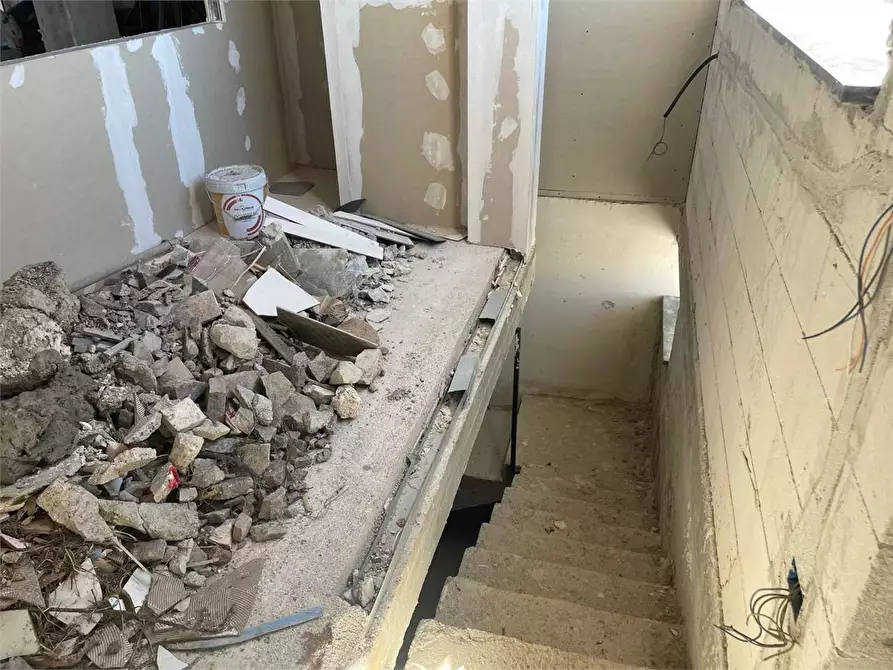 Immagine 20 di Magazzino in affitto  in Via R.Fucini a Mondragone