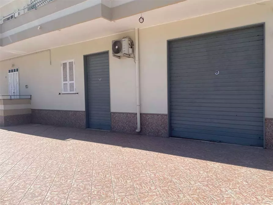 Immagine 3 di Negozio in affitto  in Via Padule 85 a Mondragone