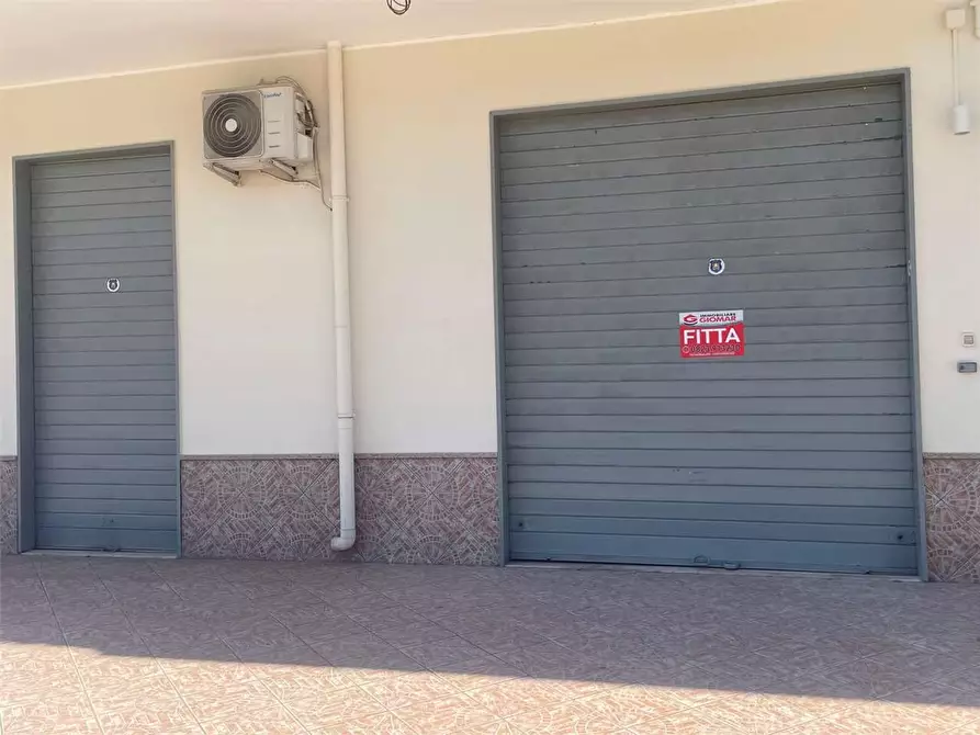 Immagine 18 di Negozio in affitto  in Via Padule 85 a Mondragone