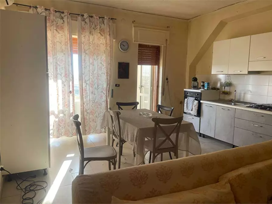 Immagine 1 di Appartamento in vendita  in Via S. Razzino a Mondragone