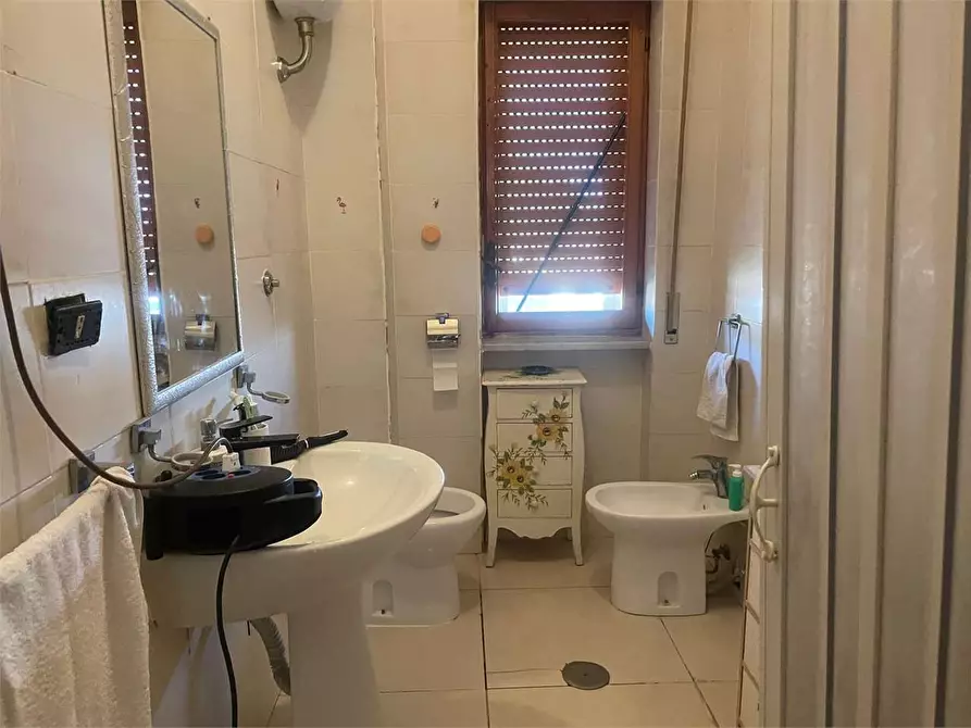 Immagine 11 di Appartamento in vendita  in Via S. Razzino a Mondragone