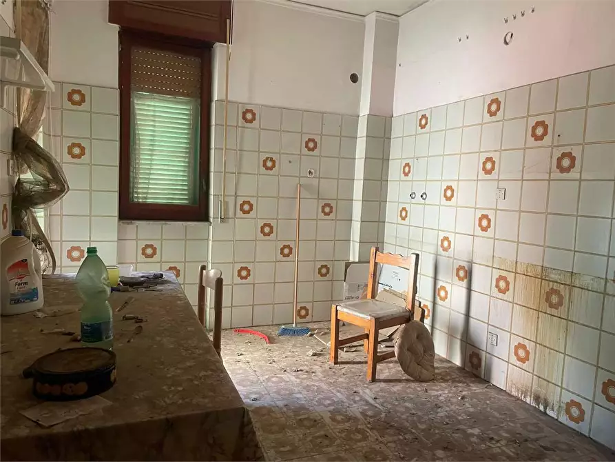 Immagine 1 di Appartamento in vendita  in Via Como  64 a Mondragone