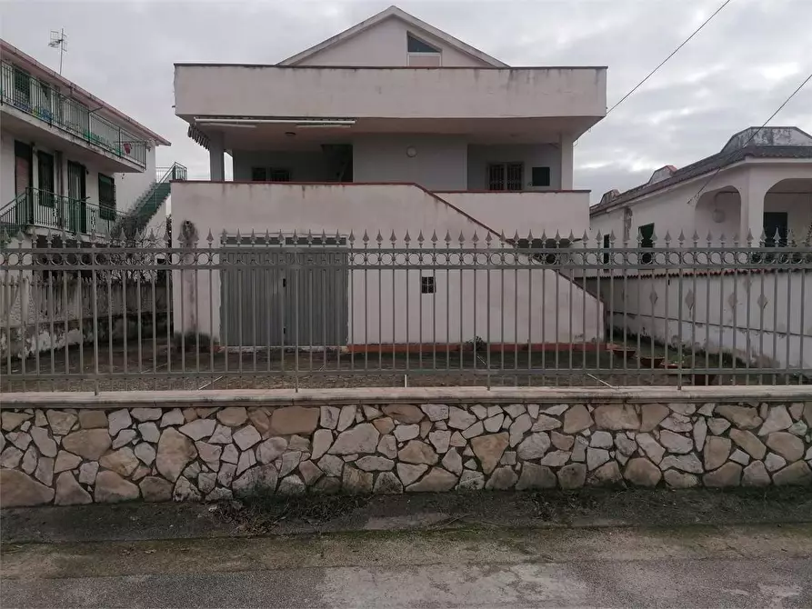 Immagine 13 di Villa in vendita  in Via Brunelleschi  a Castel Volturno