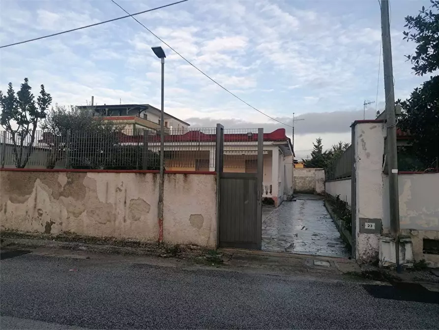 Immagine 13 di Villa in vendita  in Via Brunelleschi  a Castel Volturno