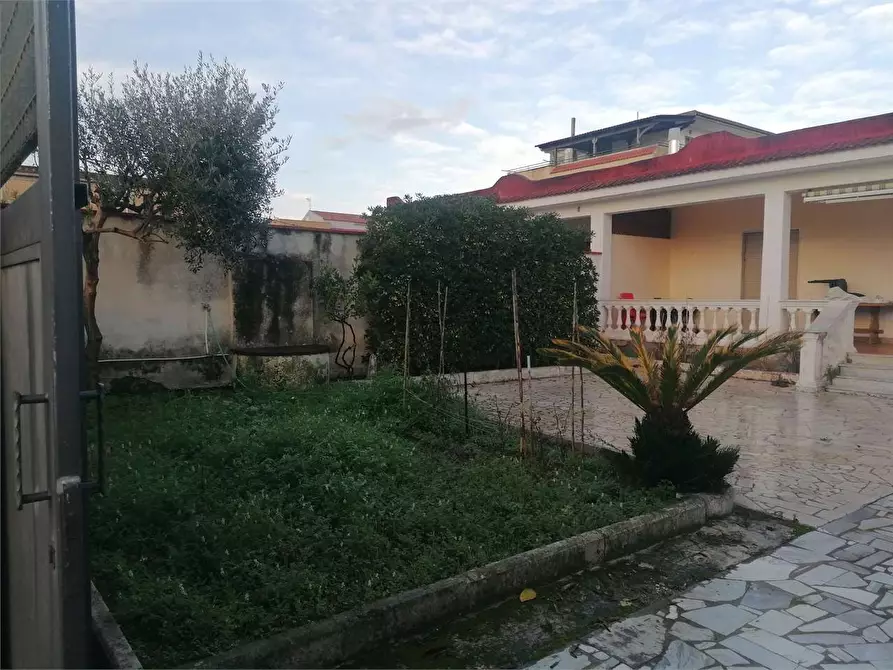 Immagine 15 di Villa in vendita  in Via Brunelleschi  a Castel Volturno