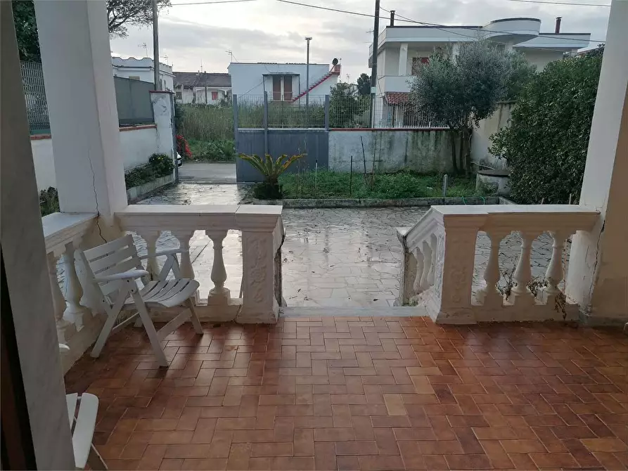 Immagine 10 di Villa in vendita  in Via Brunelleschi  a Castel Volturno