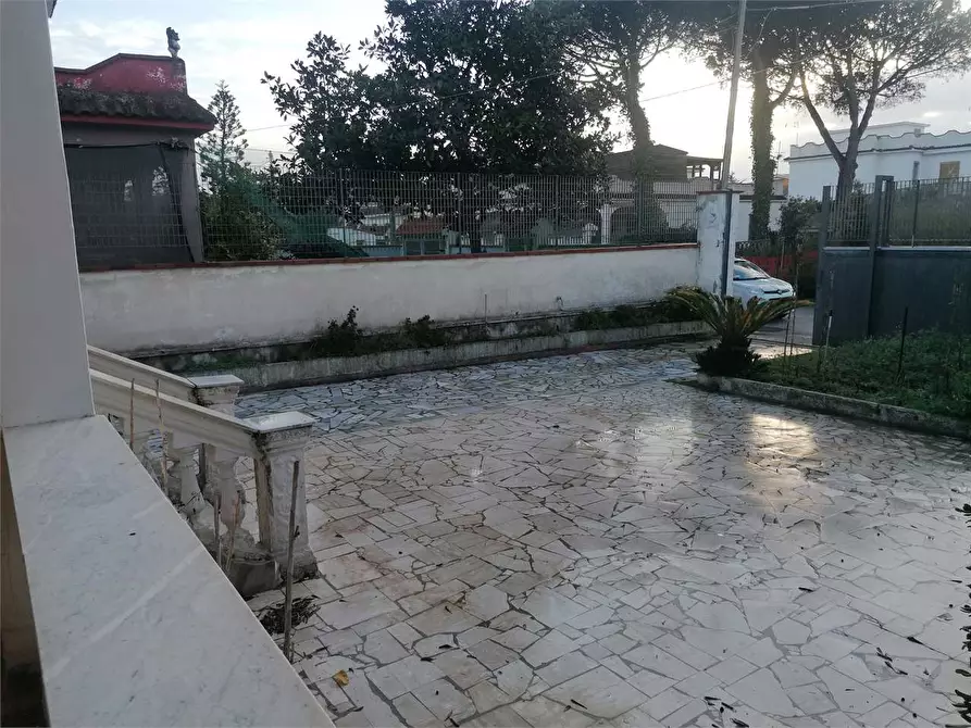 Immagine 8 di Villa in vendita  in Via Brunelleschi  a Castel Volturno
