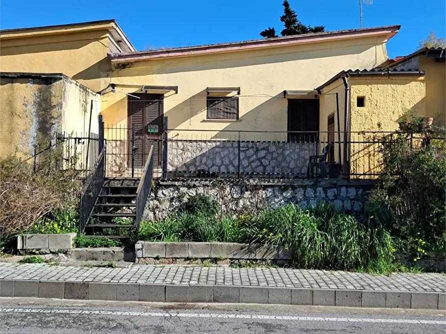 Immagine 1 di Casa indipendente in vendita  a Francolise