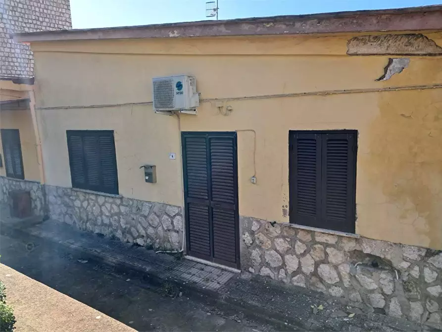 Immagine 11 di Casa indipendente in vendita  a Francolise