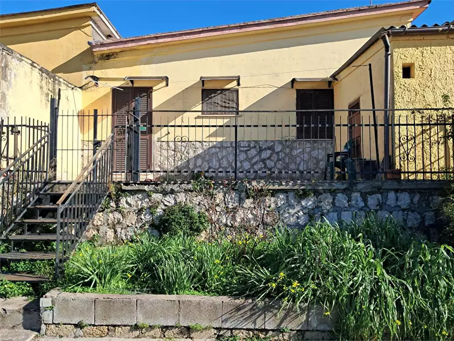 Immagine 9 di Casa indipendente in vendita  a Francolise