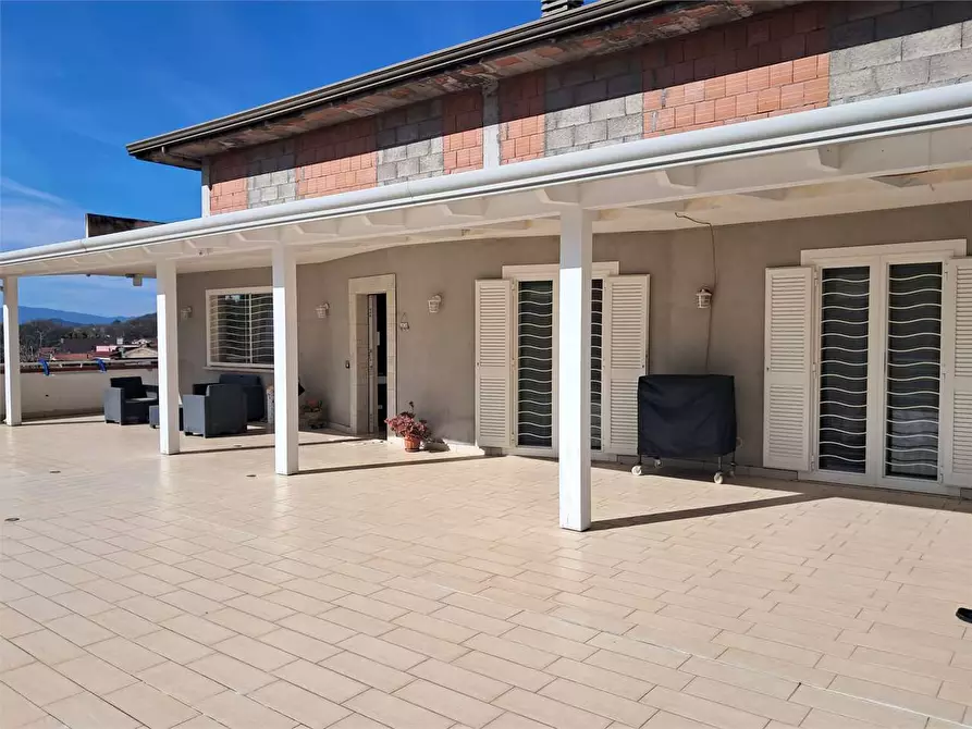 Immagine 9 di Stabile in vendita  in Via Delle Acacie a Calvi Risorta