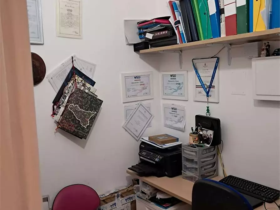 Immagine 6 di Stabile in vendita  in Via Delle Acacie a Calvi Risorta