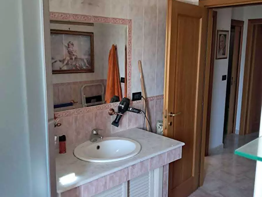 Immagine 11 di Villa in vendita  in Via Delle Armi Bianche a Sparanise