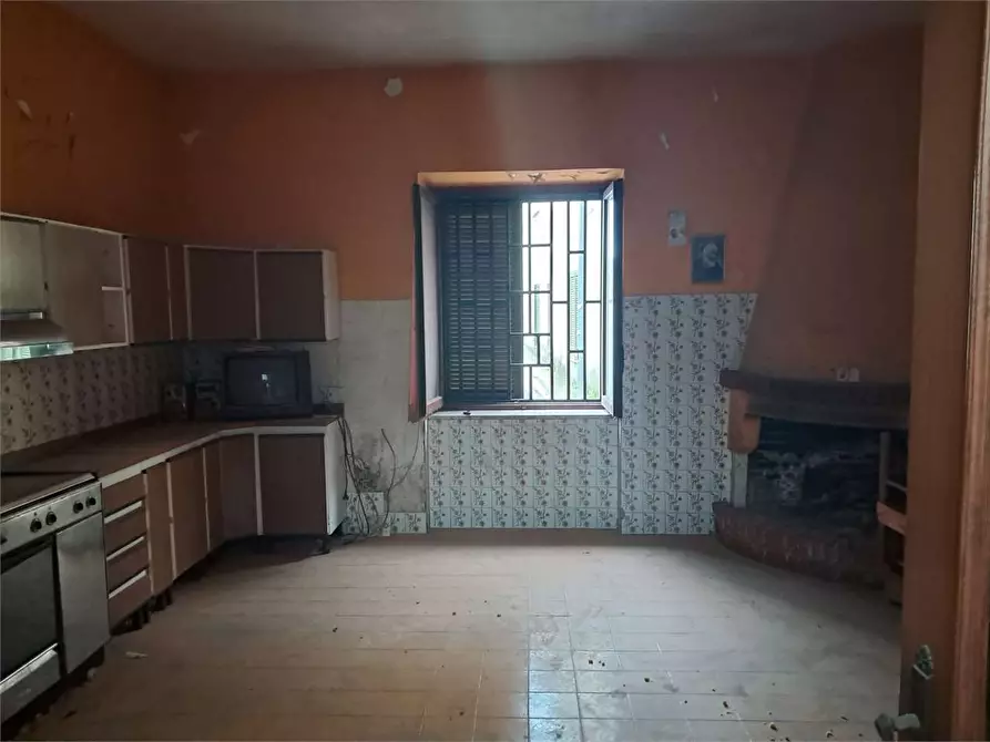 Immagine 1 di Stabile in vendita  a Sparanise