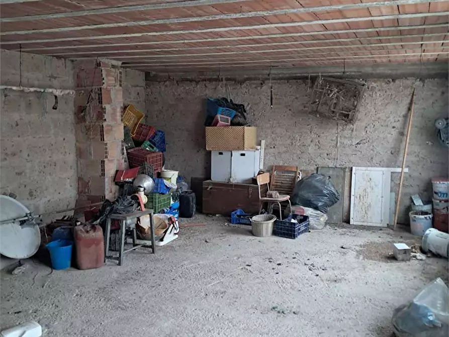 Immagine 21 di Stabile in vendita  a Sparanise