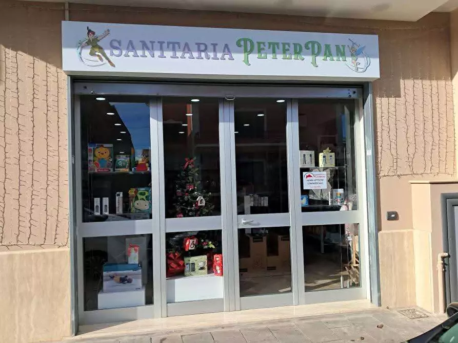 Immagine 2 di Negozio in vendita  a Francolise