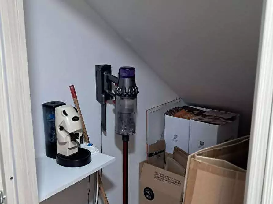 Immagine 4 di Negozio in vendita  a Francolise