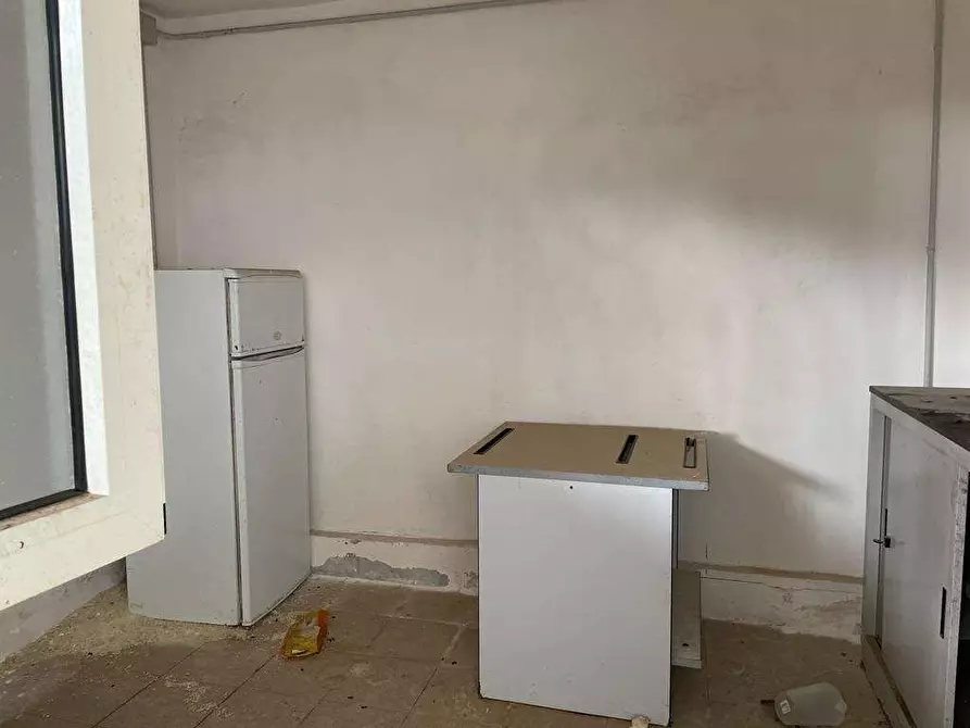 Immagine 20 di Capannone industriale in affitto  a Mondragone