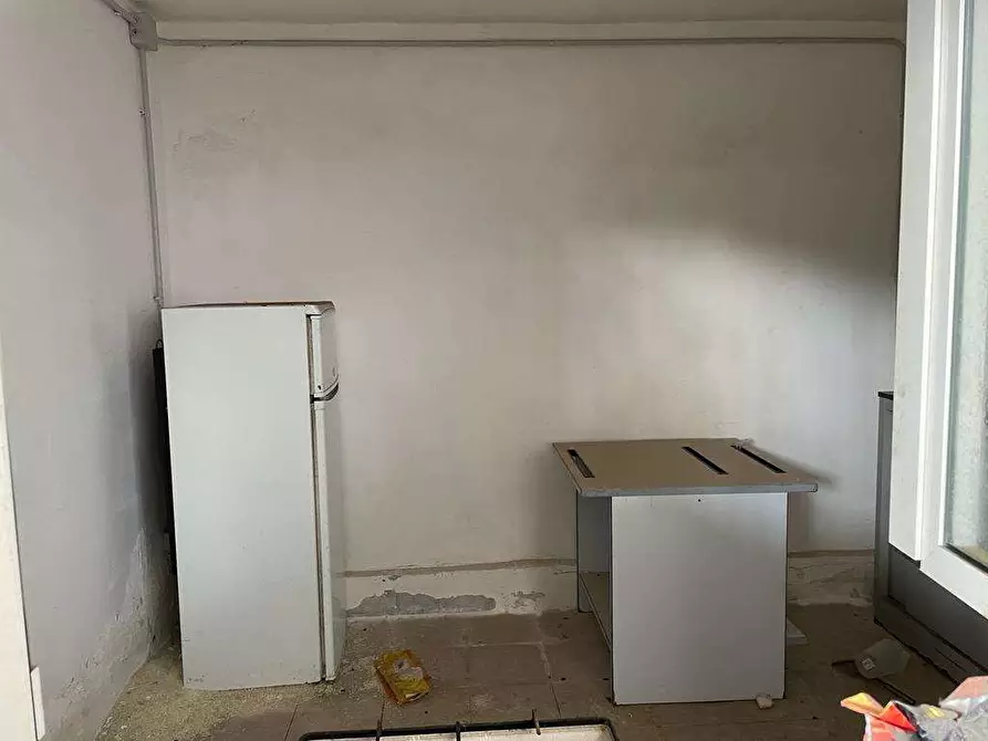 Immagine 18 di Capannone industriale in affitto  a Mondragone