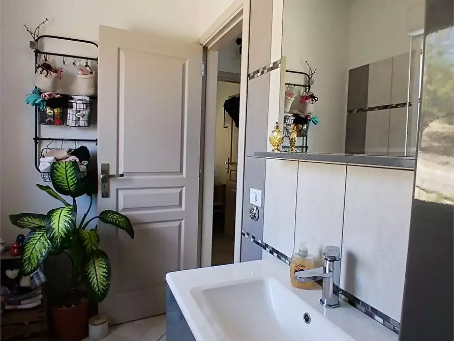 Immagine 55 di Villa in vendita  a Alessandria Della Rocca