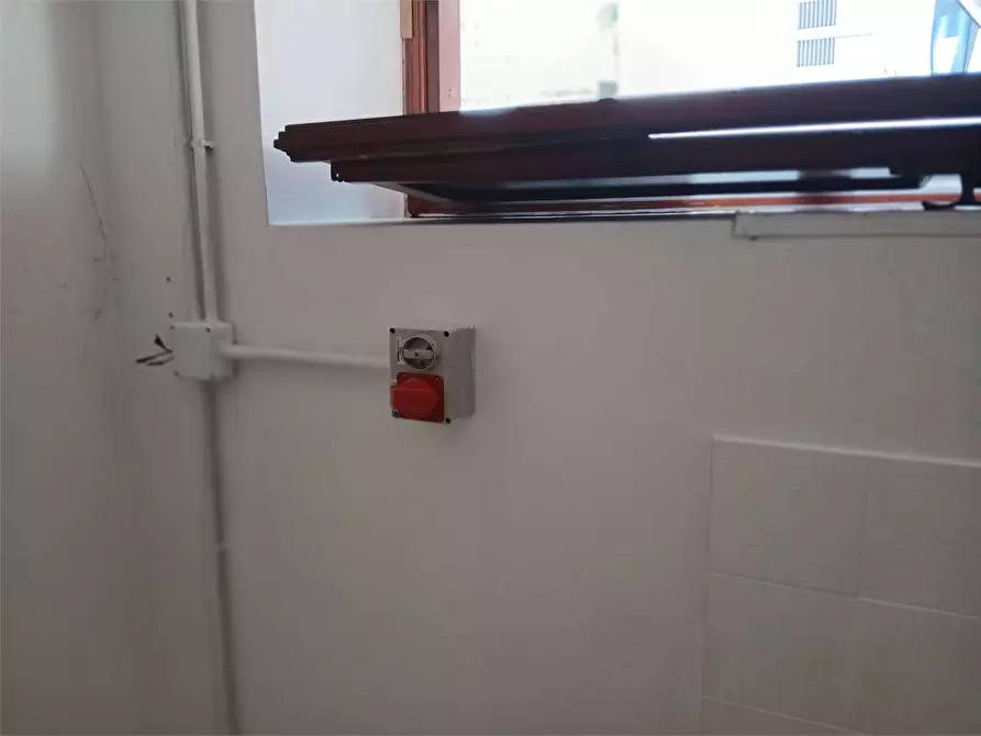 Immagine 8 di Magazzino in vendita  in via F.Crispi 78 a Calamonaci