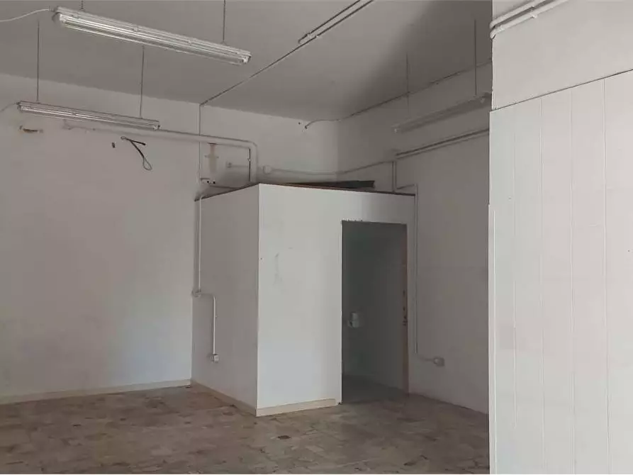 Immagine 27 di Magazzino in vendita  in via F.Crispi 78 a Calamonaci