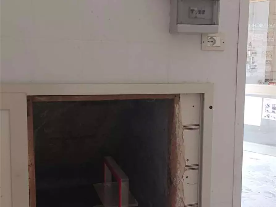 Immagine 31 di Magazzino in vendita  in via F.Crispi 78 a Calamonaci