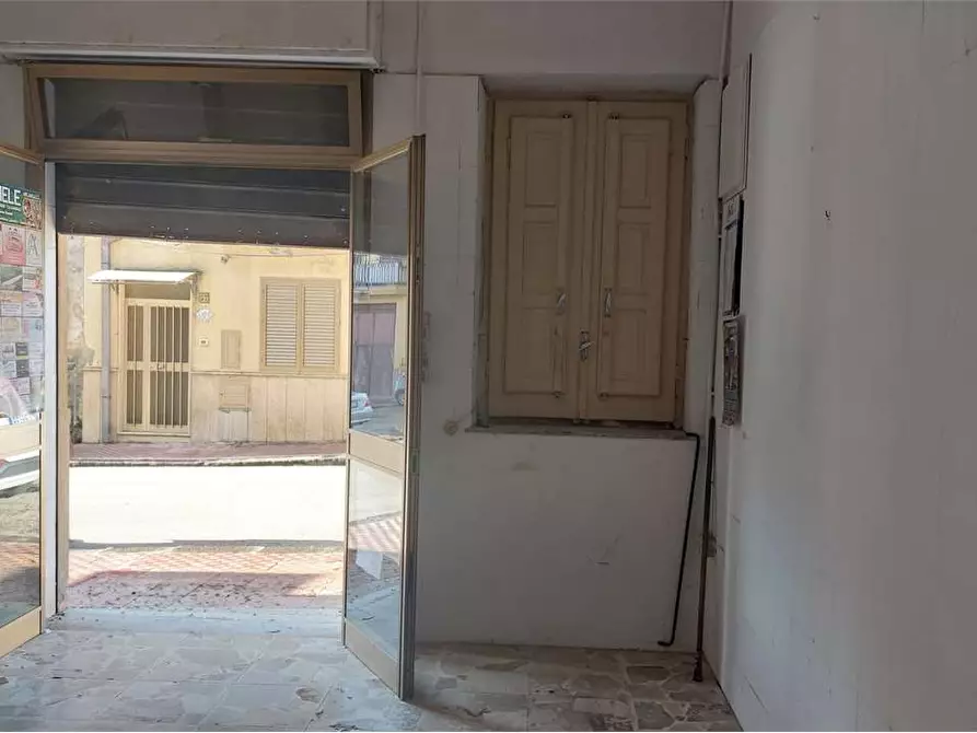 Immagine 34 di Magazzino in vendita  in via F.Crispi 78 a Calamonaci