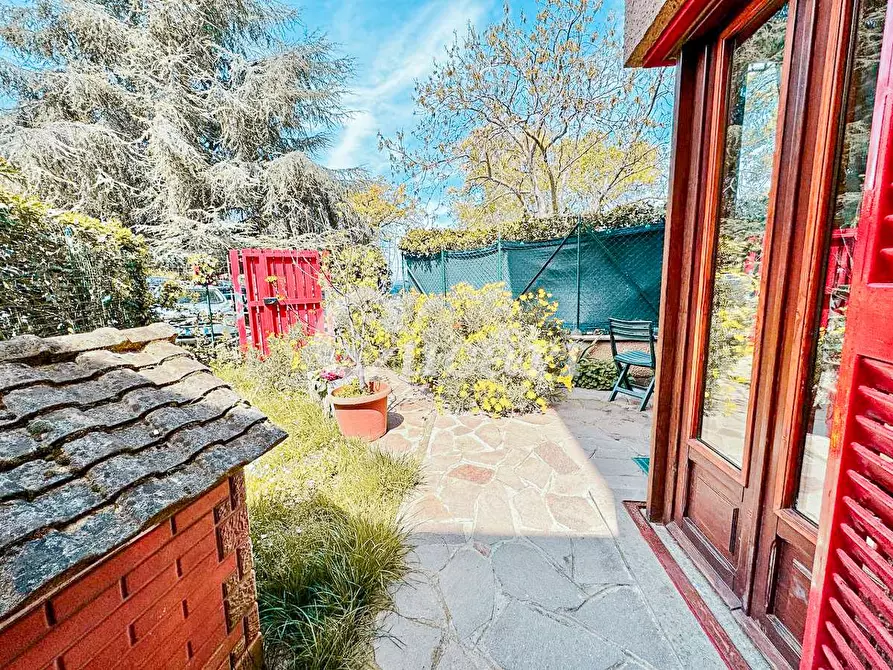 Immagine 2 di Villa in vendita  in Largo Dei Furii a Monte Porzio Catone