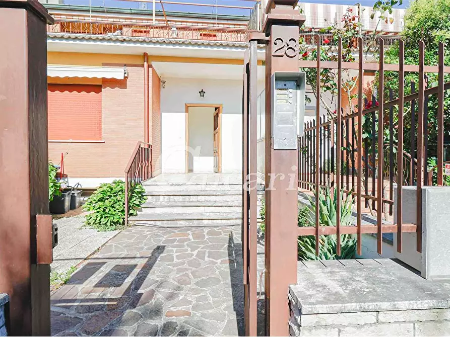 Immagine 41 di Trilocale in vendita  in via giuseppe verdi a Marino