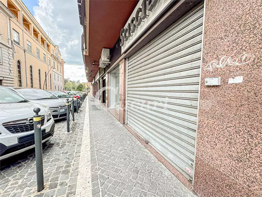 Immagine 6 di Negozio in affitto  a Frascati