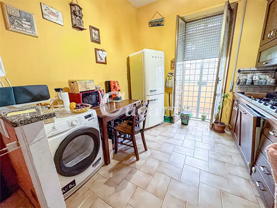 Immagine 3 di Trilocale in vendita  in via castelbellinio a Roma