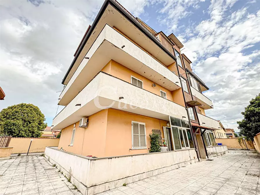 Immagine 26 di Trilocale in vendita  in via castelbellinio a Roma