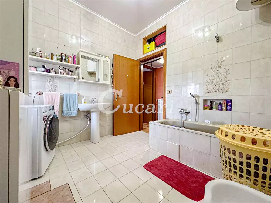 Immagine 31 di Trilocale in vendita  in via castelbellinio a Roma