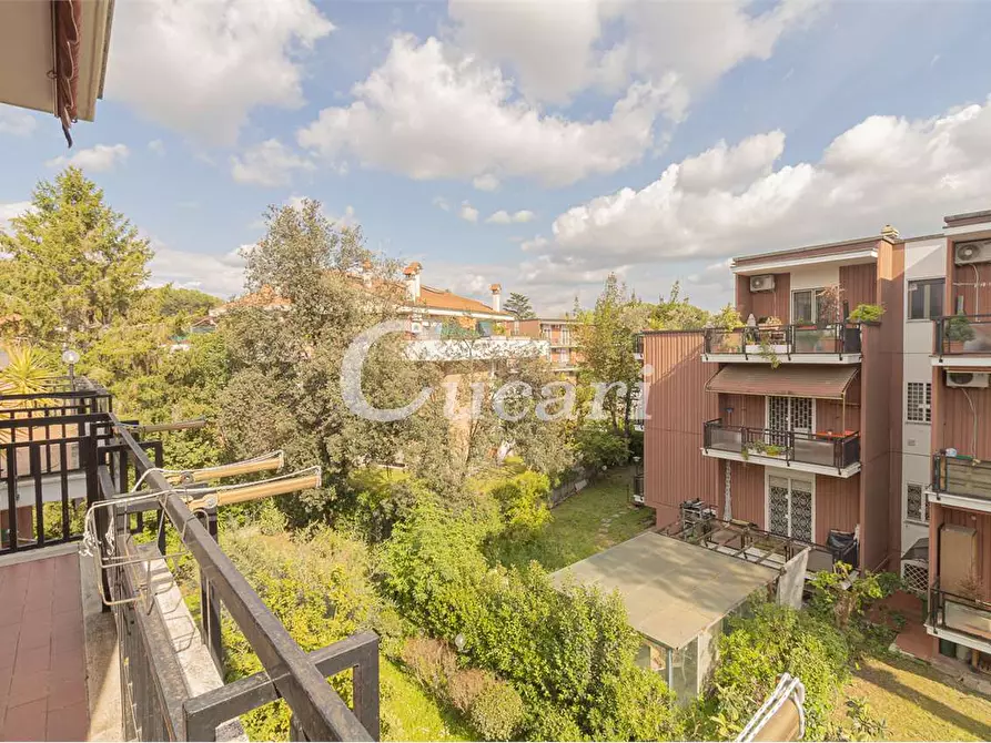 Immagine 6 di Quadrilocale in vendita  in Via Gravina di Puglia a Roma