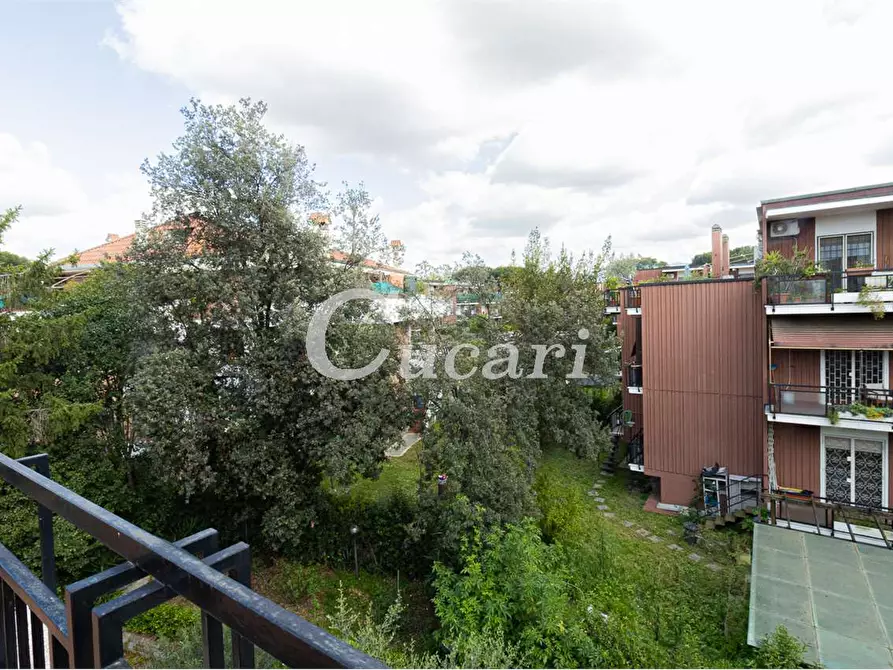 Immagine 11 di Quadrilocale in vendita  in Via Gravina di Puglia a Roma