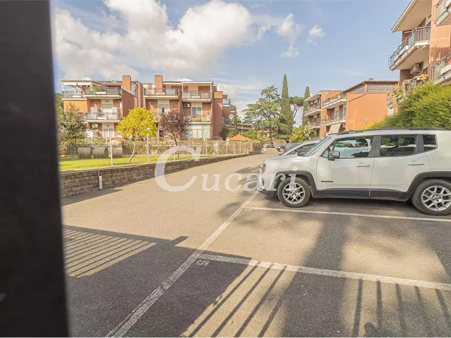 Immagine 2 di Quadrilocale in vendita  in Via Gravina di Puglia a Roma
